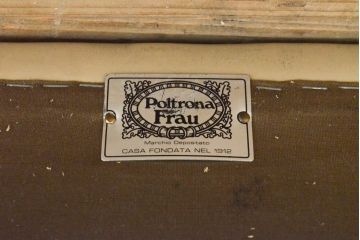 希少!!　中古　Poltrona Frau(ポルトローナフラウ)　EDOARDO(エドアル)　優雅なひと時を過ごせる総本革1人掛けソファ(レザーソファ、1P、一人掛け)(定価約88万円)(R-059358)
