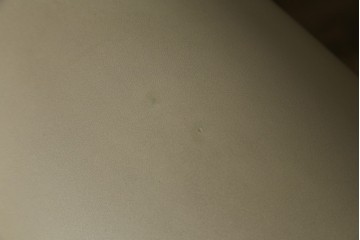 希少!!　中古　Poltrona Frau(ポルトローナ・フラウ)　EDOARDO(エドアル)　優雅なひと時を過ごせる総本革1人掛けソファ　定価約88万円　(R-059358)