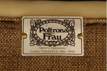 希少!!　中古　Poltrona Frau(ポルトローナ・フラウ)　EDOARDO(エドアル)　優雅なひと時を過ごせる総本革1人掛けソファ　定価約88万円　(R-059358)