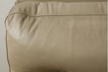 希少!!　中古　Poltrona Frau(ポルトローナフラウ)　EDOARDO(エドアル)　優雅なひと時を過ごせる総本革1人掛けソファ(レザーソファ、1P、一人掛け)(定価約88万円)(R-059359)
