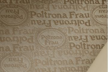 希少!!　中古　Poltrona Frau(ポルトローナフラウ)　EDOARDO(エドアル)　優雅なひと時を過ごせる総本革1人掛けソファ(レザーソファ、1P、一人掛け)(定価約88万円)(R-059359)