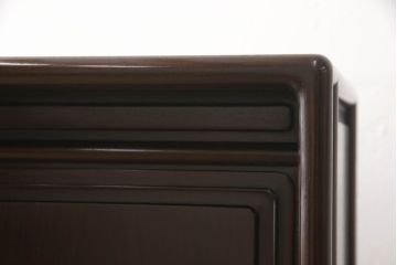 中古　伝統工芸品　大阪唐木指物　中澤唐木　好斎作　紫檀(シタン)材　漆塗り　品のある佇まいが魅力の飾り棚(茶棚、違い棚、戸棚、収納棚)(定価約100万円)(R-059373)