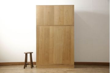 中古　美品　高級品　栃木県伝統工芸品　衣装盆・かくし付き　白い木肌と飾り金具が品の良さを高める大塚の総桐箪笥(桐箪笥、和タンス、衣装箪笥、着物箪笥、桐たんす)(R-059376)