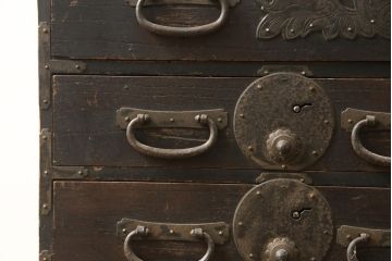 和製アンティーク　前桐・その他杉材　重厚感ある佇まいが目を引く、希少サイズの仙台小箪笥(和箪笥、収納たんす、時代箪笥、小物収納)(R-059377)