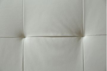 中古　美品　IDC大塚家具オリジナル　「ジオR」　合皮　モダンでシャープなデザインが格好良いセミダブルベッドフレーム(定価約15万円)(ベッド)(R-059378)