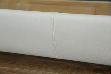 中古　美品　IDC大塚家具オリジナル　「ジオR」　合皮　モダンでシャープなデザインが格好良いセミダブルベッドフレーム(定価約15万円)(ベッド)(R-059378)