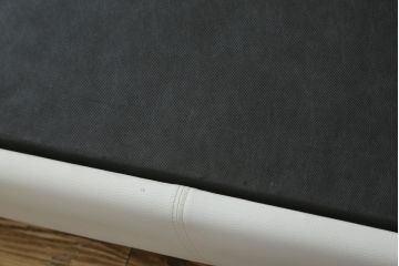 中古　美品　IDC大塚家具オリジナル　「ジオR」　合皮　モダンでシャープなデザインが格好良いダブルベッドフレーム(定価約167000円)(ベッド)(R-059379)