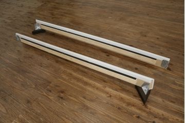 中古　美品　IDC大塚家具オリジナル　「ジオR」　合皮　モダンでシャープなデザインが格好良いダブルベッドフレーム(定価約167000円)(ベッド)(R-059379)