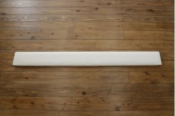 中古　美品　IDC大塚家具オリジナル　「ジオR」　合皮　モダンでシャープなデザインが格好良いダブルベッドフレーム(定価約167000円)(ベッド)(R-059379)