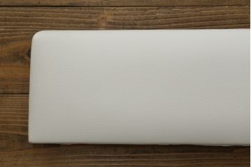 中古　美品　IDC大塚家具オリジナル　「ジオR」　合皮　モダンでシャープなデザインが格好良いダブルベッドフレーム(定価約167000円)(ベッド)(R-059379)
