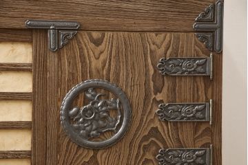 中古　美品　国産職人手造り　個性的な見た目と上質なつくりが魅力的な総桐箪笥(定価約100万円)(和箪笥、桐たんす、収納箪笥、整理箪笥)(R-059380)