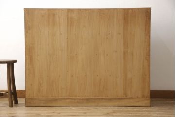 中古　美品　国産職人手造り　個性的な見た目と上質なつくりが魅力的な総桐箪笥(定価約100万円)(和箪笥、桐たんす、収納箪笥、整理箪笥)(R-059380)