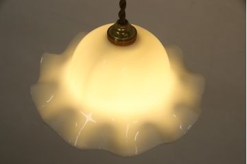 ヴィンテージ照明　イギリスビンテージ　フリルシェードが空間の可愛らしいアクセントになるペンダントライト(ランプシェード、天井照明、吊り下げ照明)(R-059388)