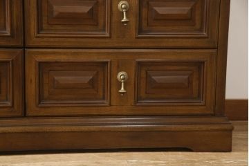 中古　美品　DREXEL HERITAGE(ドレクセルヘリテイジ)　気品を感じさせるクラシカルなサイドボード(チェスト、引き出し)(R-059395)