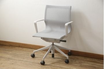 中古　美品　スイス　Vitra(ヴィトラ)　Physix(フィジックス)　Alberto Meda(アルベルト・メダ)デザイン　デスクワークを快適に過ごせるデスクチェア(オフィスチェア、アームチェア、回転チェア、椅子、イス)(定価約12万円)(R-059397)