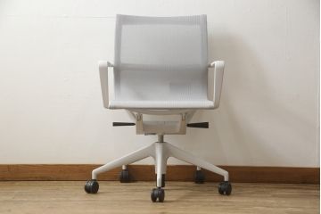 中古　美品　スイス　Vitra(ヴィトラ)　Physix(フィジックス)　Alberto Meda(アルベルト・メダ)デザイン　デスクワークを快適に過ごせるデスクチェア(オフィスチェア、アームチェア、回転チェア、椅子、イス)(定価約12万円)(R-059397)