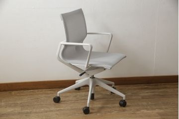 中古　美品　スイス　Vitra(ヴィトラ)　Physix(フィジックス)　Alberto Meda(アルベルト・メダ)デザイン　デスクワークを快適に過ごせるデスクチェア(オフィスチェア、アームチェア、回転チェア、椅子、イス)(定価約12万円)(R-059397)