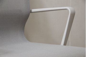 中古　美品　スイス　Vitra(ヴィトラ)　Physix(フィジックス)　Alberto Meda(アルベルト・メダ)デザイン　デスクワークを快適に過ごせるデスクチェア(オフィスチェア、アームチェア、回転チェア、椅子、イス)(定価約12万円)(R-059397)