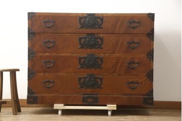 中古　美品　岩谷堂箪笥　天板リメイク　趣きのある和を感じさせる渋い佇まいの衣装箪笥(引き出し、和タンス、サイドボード)(R-059415)