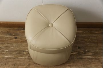中古　美品　IDC大塚家具取り扱い　イタリア　Poltrona Frau(ポルトローナフラウ)　レプリ　シルエットが可愛らしい、品のある華やかな空間を演出してくれる本革オットマン(レザー、スツール、椅子)(R-059419)