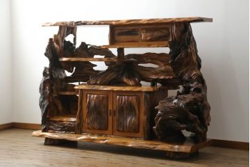 中古　最高級　博物館クラス!!　無垢　総屋久杉材　日本伝統木芸作家・熊谷 勤作　圧倒的な迫力が魅力の大型飾り棚(茶棚、違い棚、キャビネット)(定価約650万円)(R-059426)