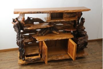 中古　最高級　博物館クラス!!　無垢　総屋久杉材　日本伝統木芸作家・熊谷 勤作　圧倒的な迫力が魅力の大型飾り棚(茶棚、違い棚、キャビネット)(定価約650万円)(R-059426)