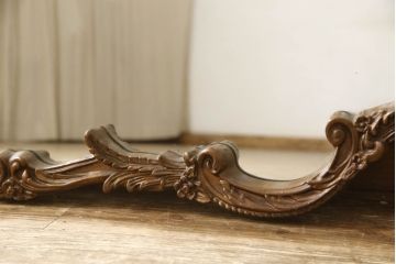 イタリアビンテージ　ロココ調　ぐるりと施された繊細な彫刻が美しいウォールミラー(壁掛け鏡、ヴィンテージ)(R-059431)