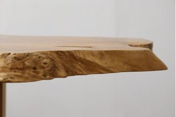 中古　希少!　杢目の素晴らしい欅(ケヤキ)一枚板ダイニングテーブル(食卓、4人掛け)(R-059434)