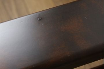 中古　美品　北海道民芸家具　直線的なシルエットと落ち着いた色合いが素敵な2人掛けソファ(二人掛け、2P)(R-059443)