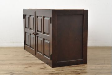 中古　北海道民芸家具　天板・脚(台輪)付きリメイク　落ち着きのある上品な佇まいが魅力の衣装盆付きのローボード(引き出し、チェスト、リビングボード、テレビボード、着物箪笥)(R-059447)