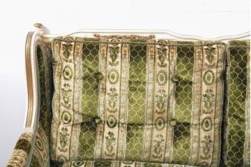 中古　イタリア製　ロココ調　随所にみられる装飾の意匠が見事な3人掛けソファ(定価推定 約120万円)(三人掛け、3P)(R-059448)