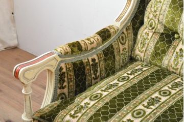 中古　イタリア製　ロココ調　随所にみられる装飾の意匠が見事な3人掛けソファ(定価推定 約120万円)(三人掛け、3P)(R-059448)