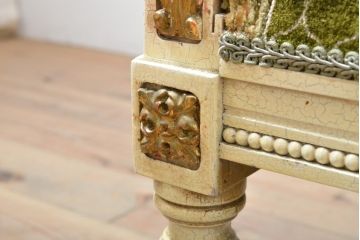 中古　イタリア製　ロココ調　随所にみられる装飾の意匠が見事な3人掛けソファ(定価推定 約120万円)(三人掛け、3P)(R-059448)