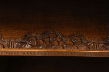 中古　美品　軽井沢彫り　隅々まで施された桜の彫刻が美しい収納棚(戸棚、飾り棚、キャビネット)(R-059454)