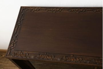 中古　美品　軽井沢彫り　隅々まで施された桜の彫刻が美しい収納棚(戸棚、飾り棚、キャビネット)(R-059454)