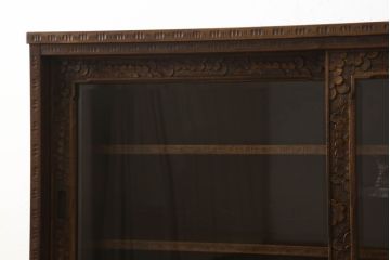 中古　美品　軽井沢彫り　隅々まで施された桜の彫刻が美しい収納棚(戸棚、飾り棚、キャビネット)(R-059454)