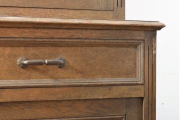 和製ビンテージ　神戸洋家具　オーク材　シンプルなデザインの中に品の良さが感じられるキャビネット(食器棚、収納棚、戸棚、ヴィンテージ)(R-059459)