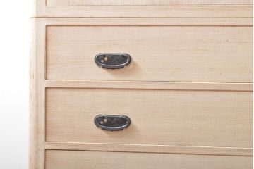 中古　国産　職人手造り　和の趣あふれる佇まいが魅力的な桐箪笥(胴丸、和タンス、桐たんす、収納箪笥、着物箪笥、衣装タンス)(R-059460)