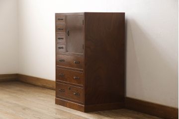 中古　高級品　総漆塗り　三方欅材・中桐材　個性的な取っ手が目を引く指物箪笥(定価約38万円)(チェスト、和タンス、収納箪笥、引き出し)(R-059462)
