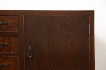 中古　高級品　総漆塗り　三方欅材・中桐材　個性的な取っ手が目を引く指物箪笥(定価約38万円)(チェスト、和タンス、収納箪笥、引き出し)(R-059462)