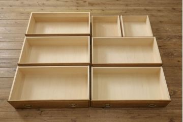 和製ビンテージ　カリモク家具(karimoku)　アーリーアメリカンテイストの空間づくりに活躍するチェスト(引き出し、ヴィンテージ)(R-059463)
