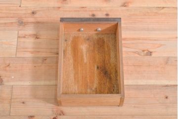 和製アンティーク　ナラ材　ヨーロピアンな雰囲気を醸し出すコーナーキャビネット(収納棚、飾り棚、戸棚)(R-059468)