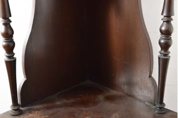 和製アンティーク　ナラ材　ヨーロピアンな雰囲気を醸し出すコーナーキャビネット(収納棚、飾り棚、戸棚)(R-059468)