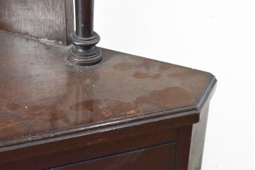 和製アンティーク　ナラ材　ヨーロピアンな雰囲気を醸し出すコーナーキャビネット(収納棚、飾り棚、戸棚)(R-059468)