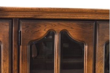 中古　美品　渡部木工　エスカルゴ　ナラ材　凝った造りが素敵なサイドボード(定価約50万円)(収納棚、戸棚、リビングボード)(R-059469)