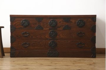 中古　美品　伝統民芸家具　岩谷堂箪笥　NO.892 四尺リビング　和モダンなお部屋づくりに取り入れたいローチェスト(定価約33万円)(ローボード、衣装タンス、引き出し)(R-059470)