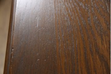 ベルギービンテージ　オーク材　濃淡のある色合いと古びた風合いが趣深いサイドボード(サイドキャビネット、収納棚、ヴィンテージ)(R-059472)