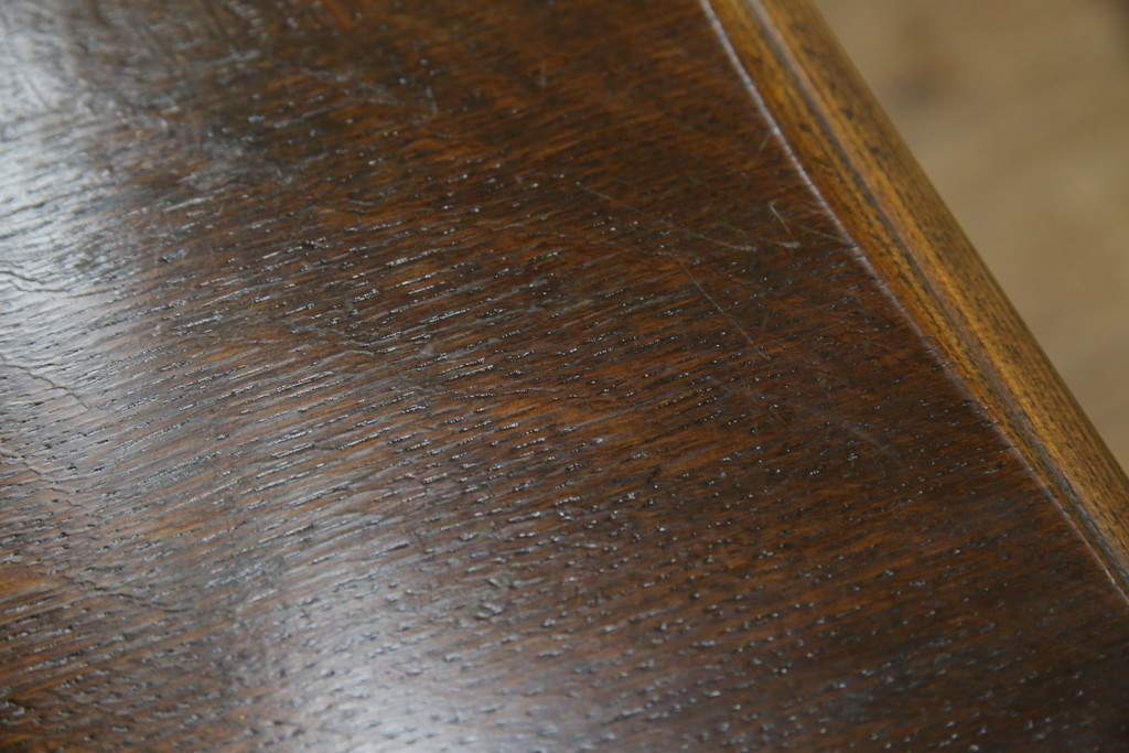 ヨーロッパビンテージ　オーク材　ステンドグラス扉がおしゃれ!凝ったデザインが魅力的なキャビネット　(R-059473)