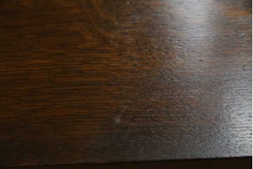 ヨーロッパビンテージ　オーク材　ステンドグラス扉がおしゃれ!凝ったデザインが魅力的なキャビネット　(R-059473)