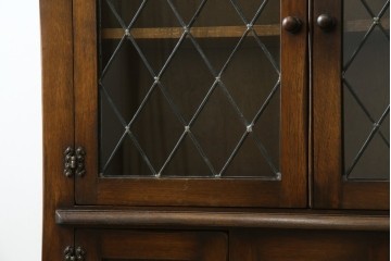 ヨーロッパビンテージ　オーク材　ステンドグラス扉がおしゃれ!凝ったデザインが魅力的なキャビネット　(R-059473)